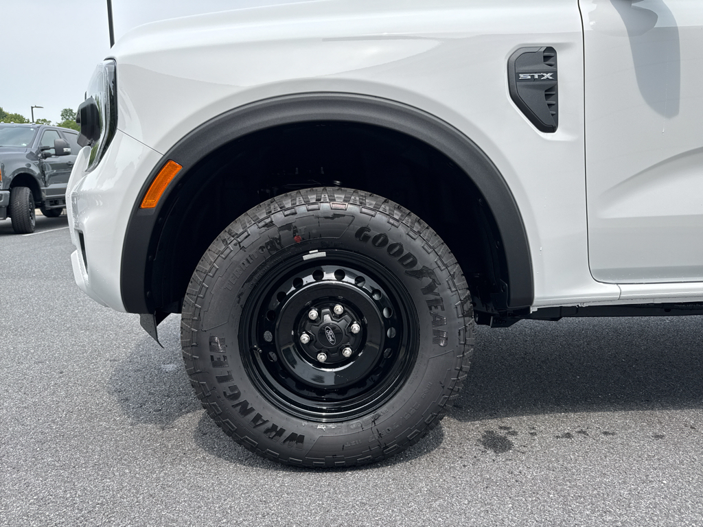 New 2026 Oxford White Ford XL image 17