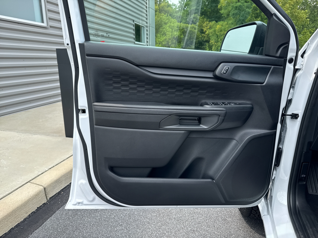 New 2026 Oxford White Ford XL image 22