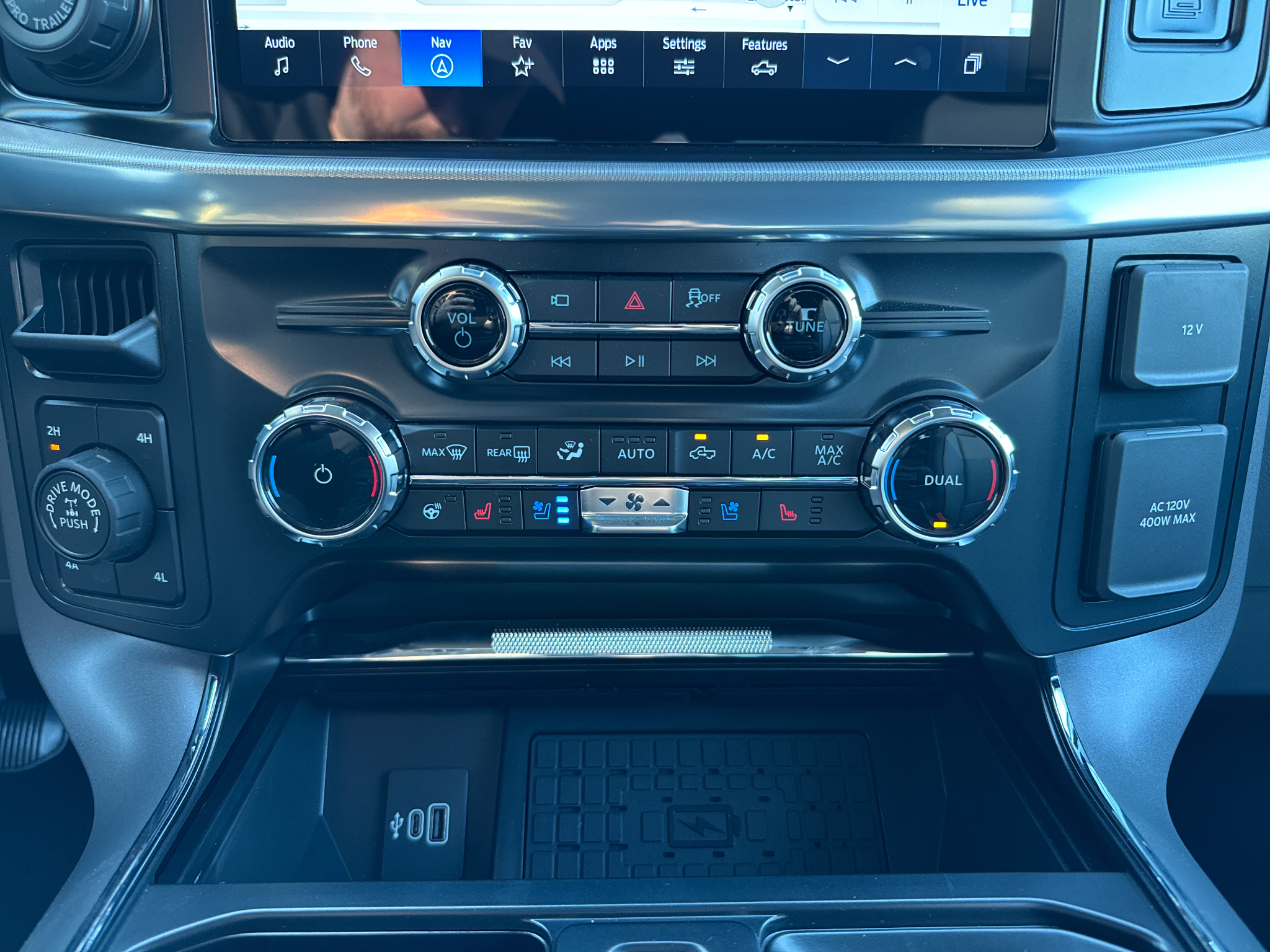 New 2026 Agate Black Metallic Ford Lariat image 22