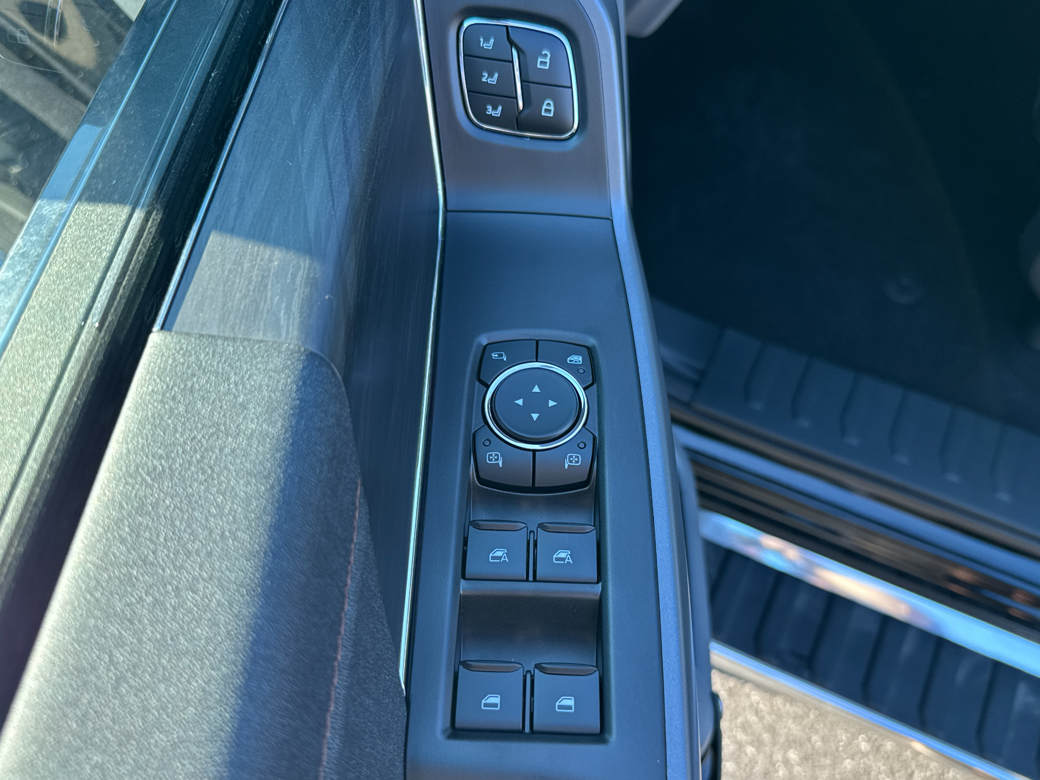 New 2026 Agate Black Metallic Ford Lariat image 24