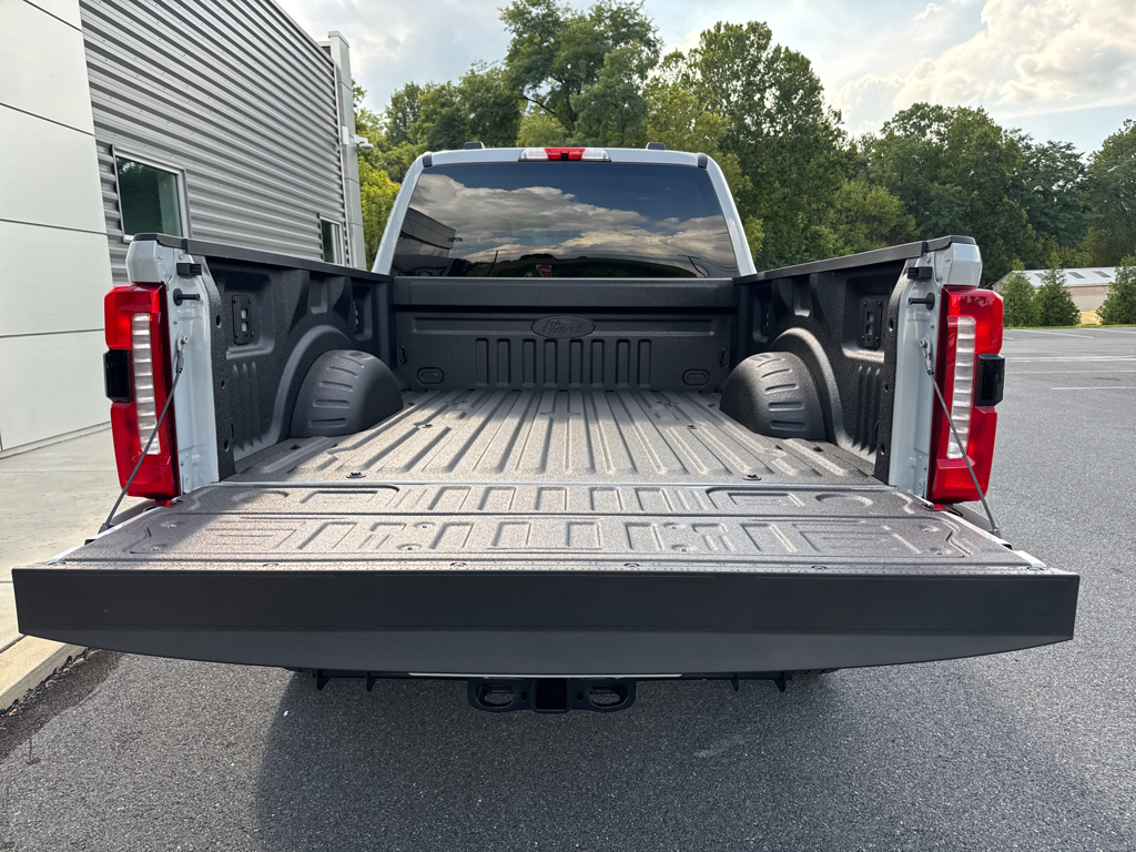 New 2026 Avalanche Ford XLT image 10