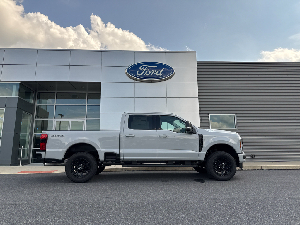 New 2026 Avalanche Ford XLT image 2