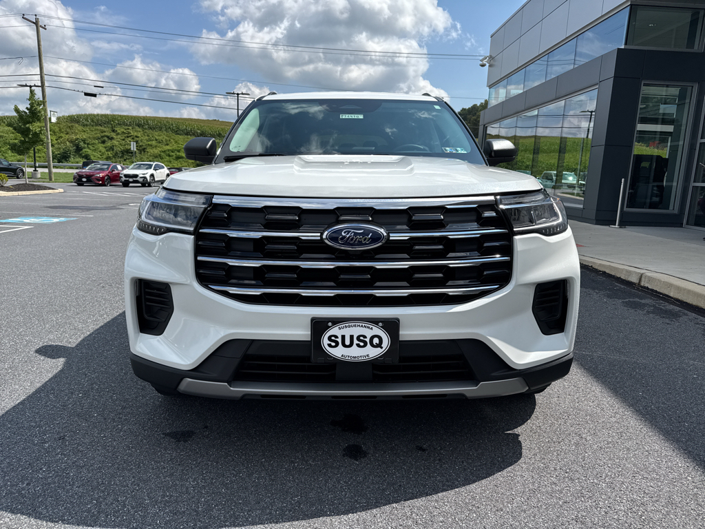 New 2026 Star White Met Tri-coat Ford Active image 2