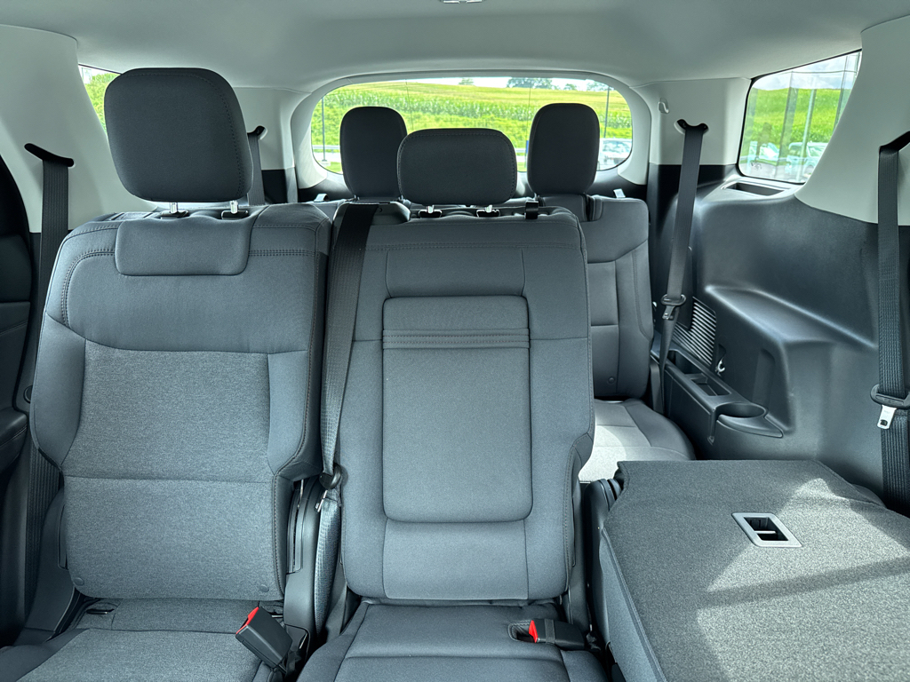 New 2026 Star White Met Tri-coat Ford Active image 5