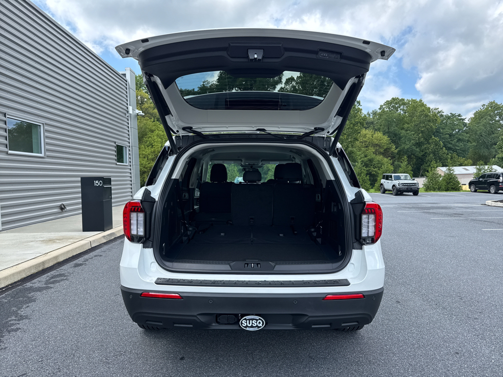 New 2026 Star White Met Tri-coat Ford Active image 7