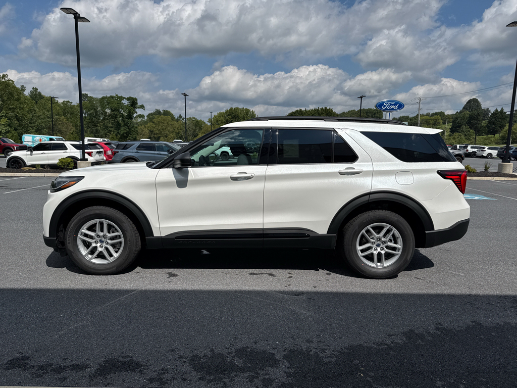 New 2026 Star White Met Tri-coat Ford Active image 11