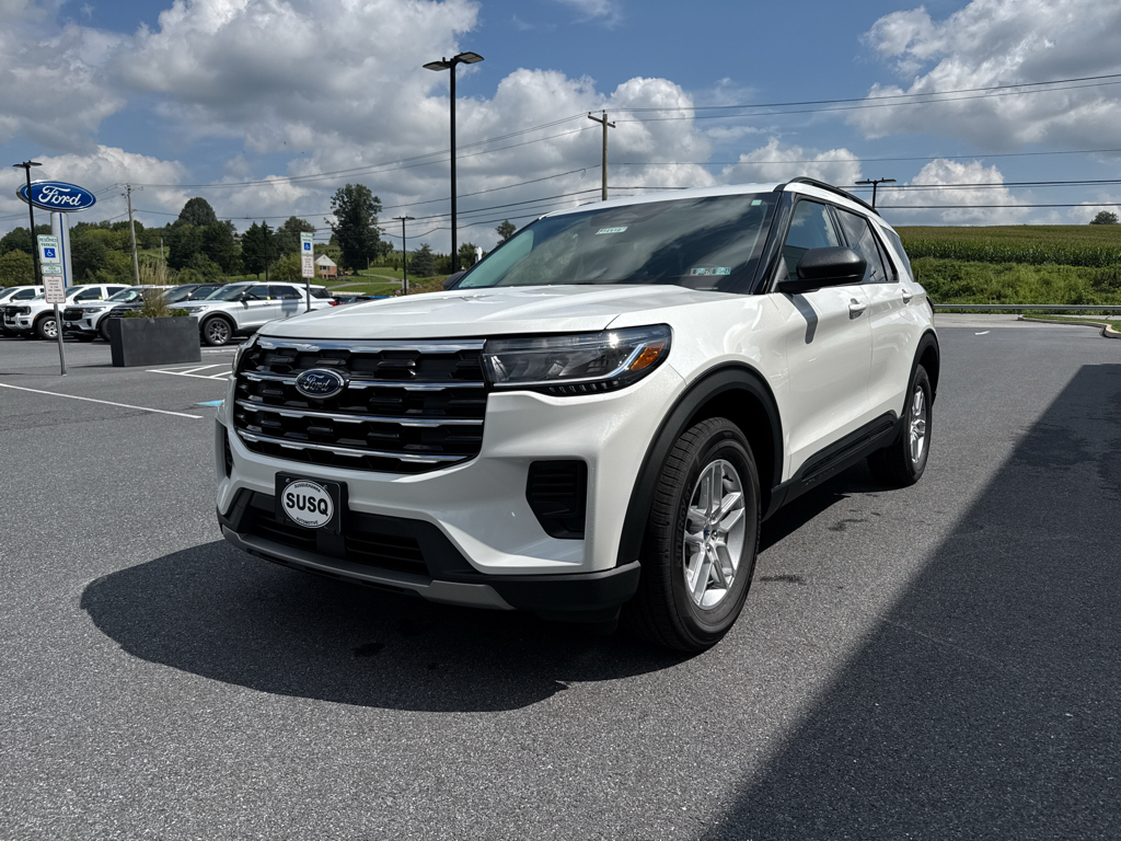 New 2026 Star White Met Tri-coat Ford Active image 15