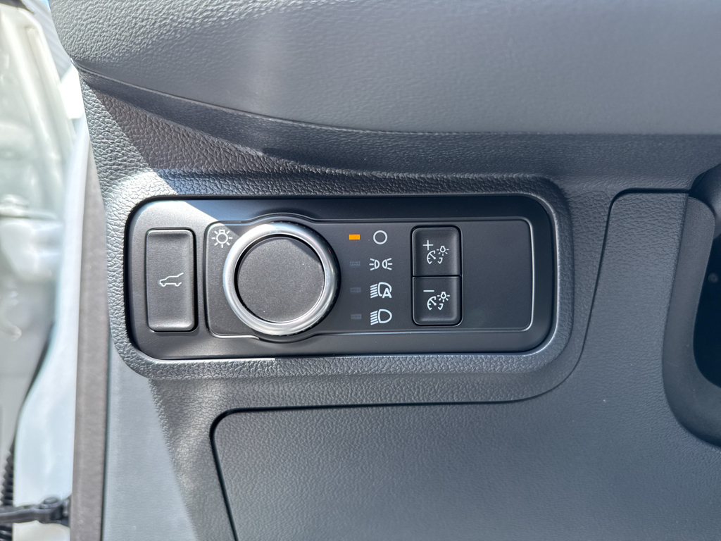 New 2026 Star White Met Tri-coat Ford Active image 25