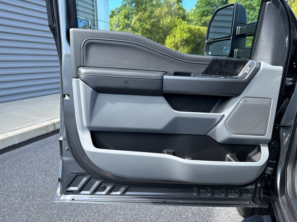 New 2026 Carbonized Gray Metallic Ford XLT image 26