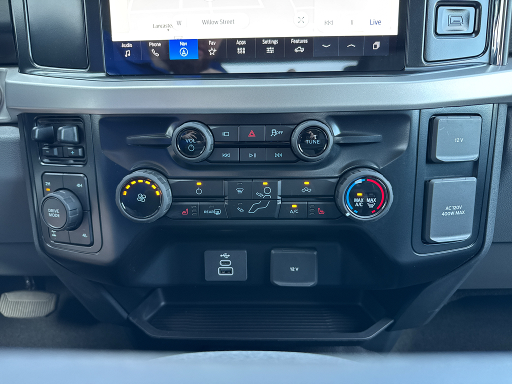 New 2026 Carbonized Gray Metallic Ford XLT image 22