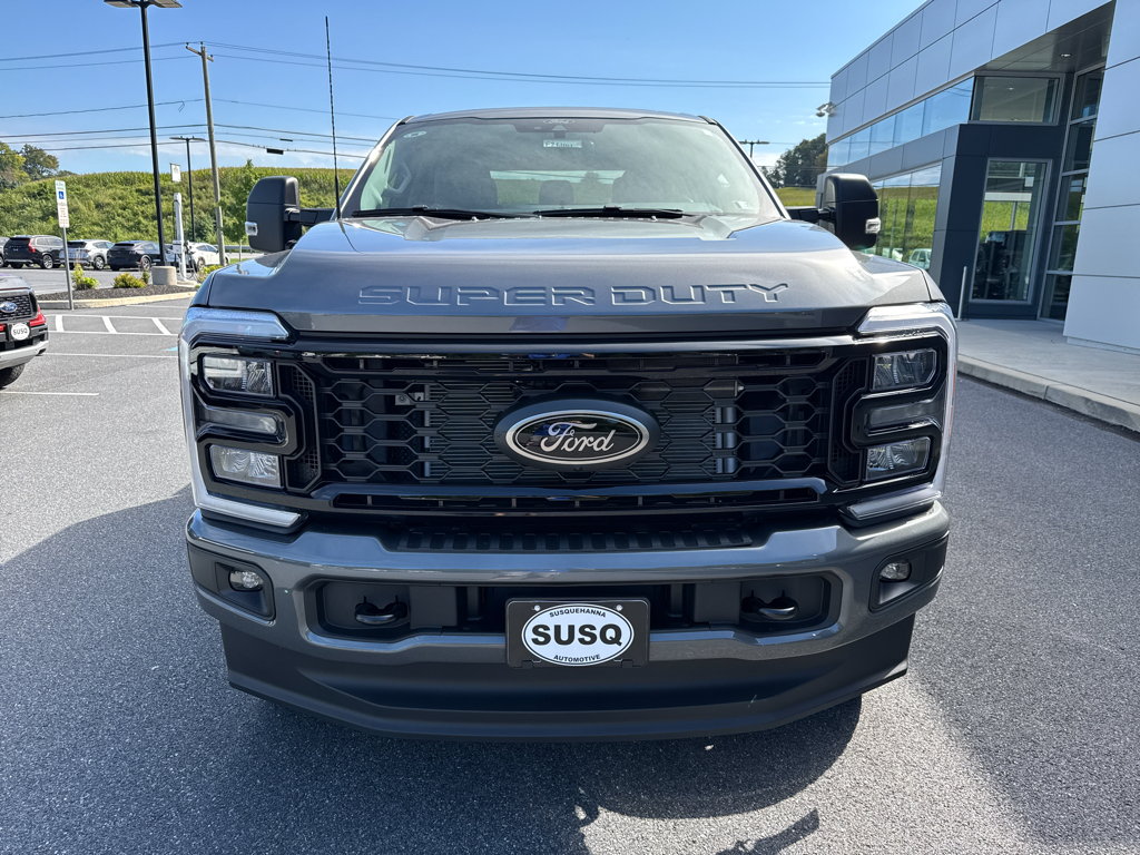 New 2026 Carbonized Gray Metallic Ford XLT image 12