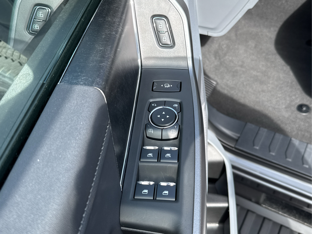 New 2026 Carbonized Gray Metallic Ford XLT image 23