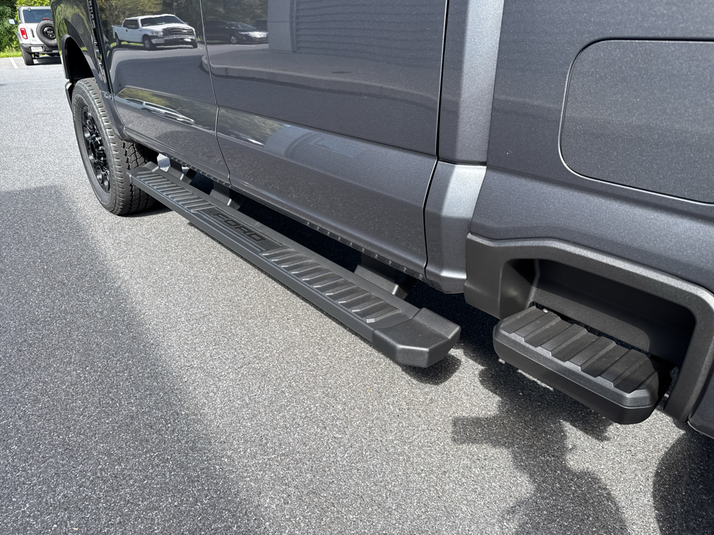 New 2026 Carbonized Gray Metallic Ford XLT image 24