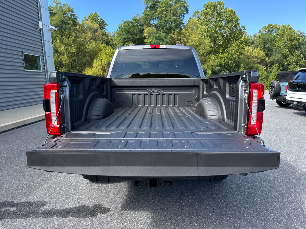 New 2026 Carbonized Gray Metallic Ford XLT image 10