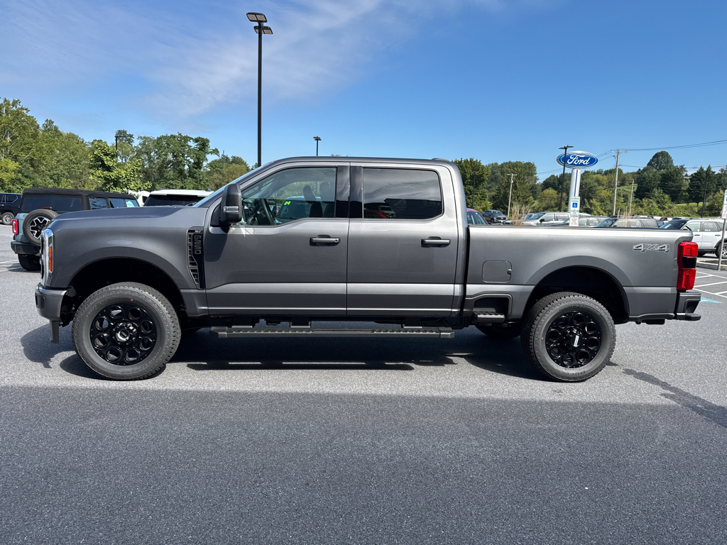 New 2026 Carbonized Gray Metallic Ford XLT image 13