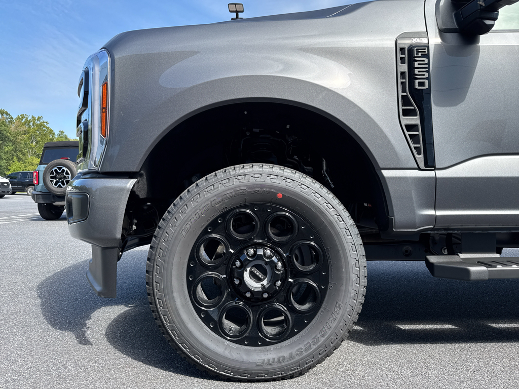 New 2026 Carbonized Gray Metallic Ford XLT image 20