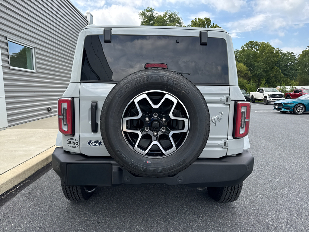 New 2026 Avalanche Gray Ford Outer Banks image 8