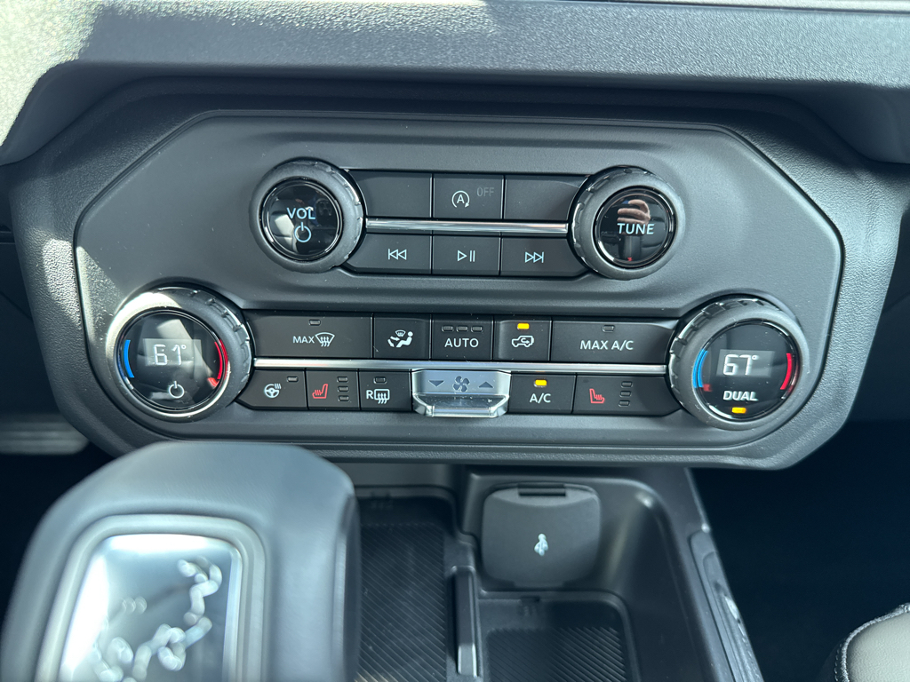 New 2026 Avalanche Gray Ford Outer Banks image 21