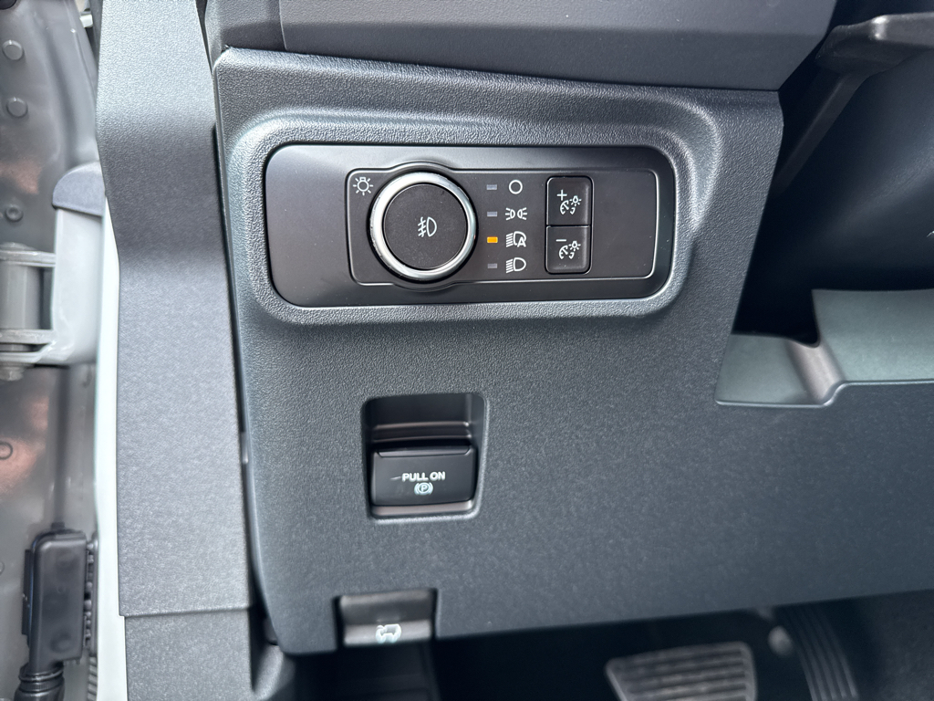 New 2026 Avalanche Gray Ford Outer Banks image 26