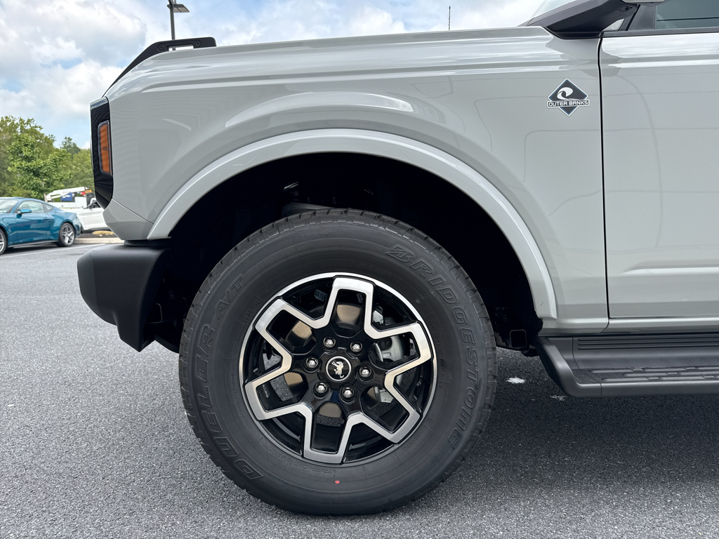 New 2026 Avalanche Gray Ford Outer Banks image 18