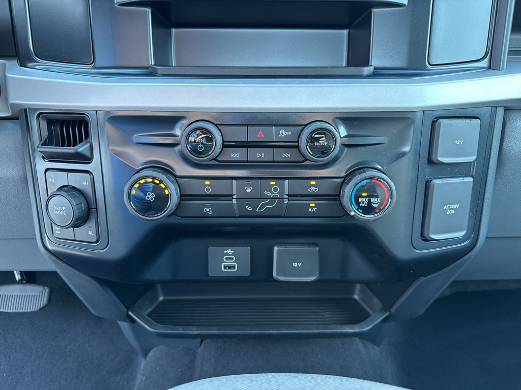 New 2026 Oxford White Ford XL image 23