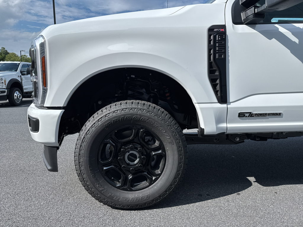 New 2026 Oxford White Ford XL image 21