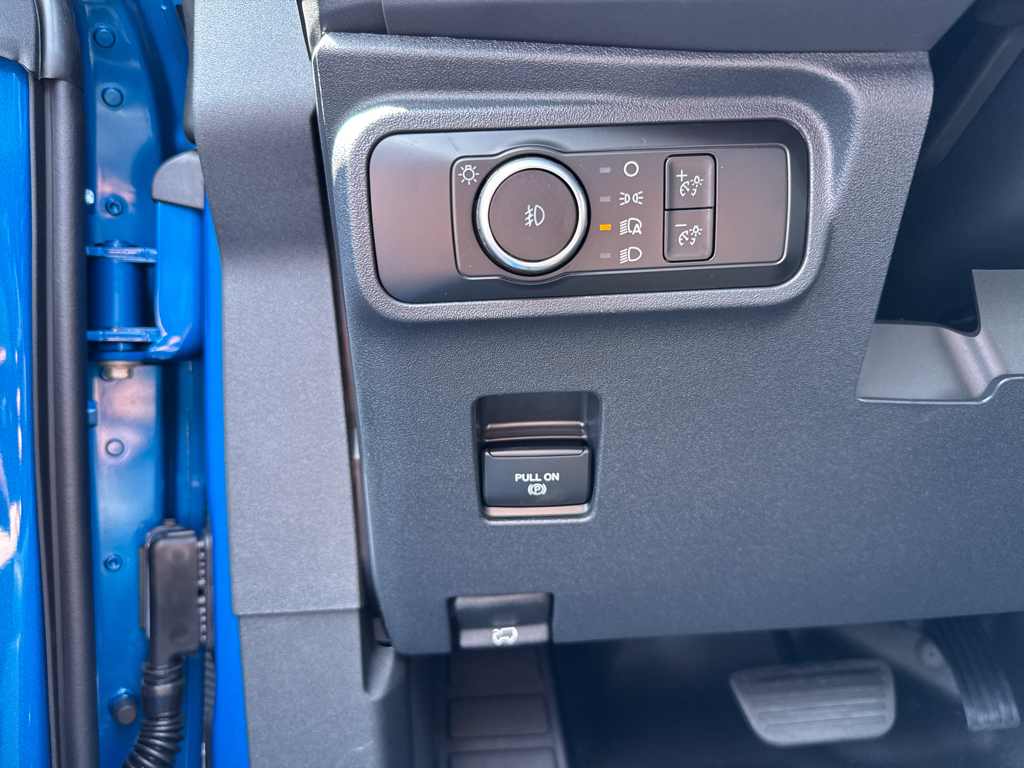 New 2026 Velocity Blue Metallic Ford Badlands image 27