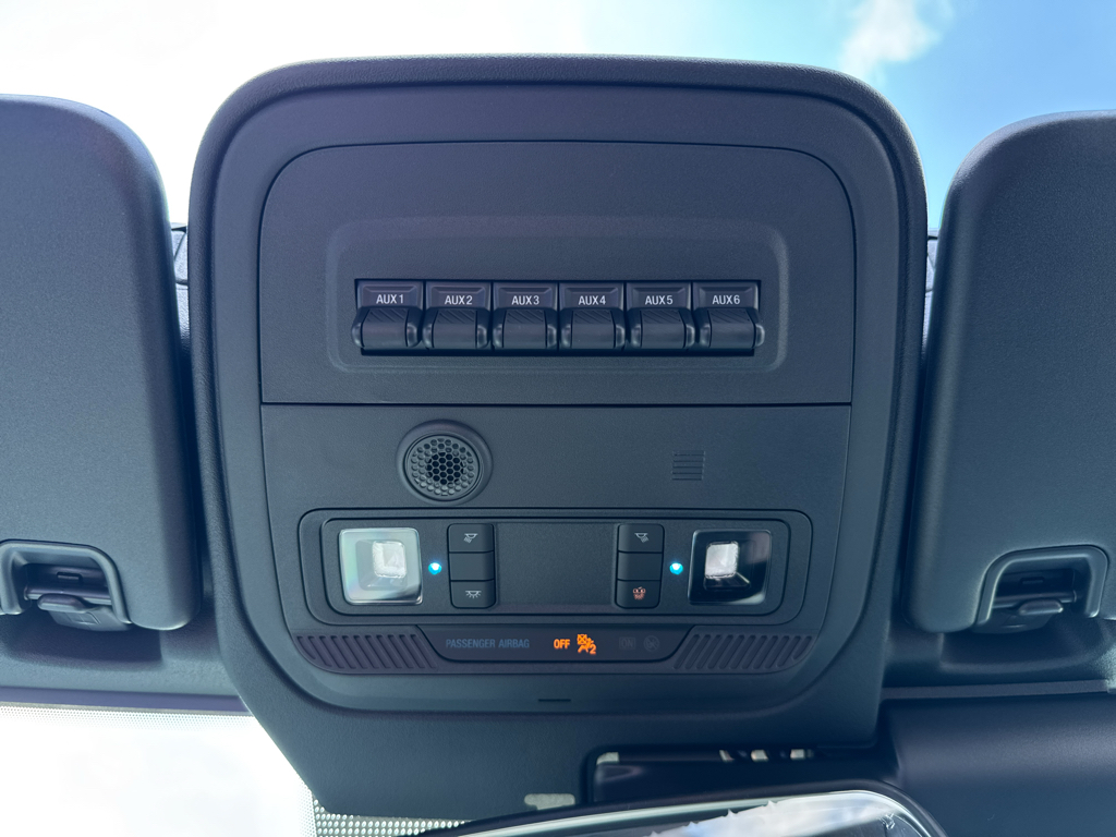 New 2026 Velocity Blue Metallic Ford Badlands image 28