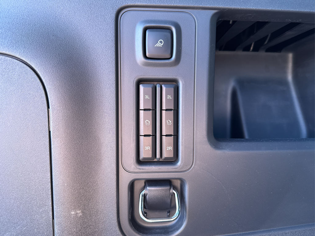 New 2027 Marsh Gray Ford Platinum image 8