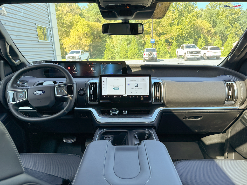 New 2027 Marsh Gray Ford Platinum image 3