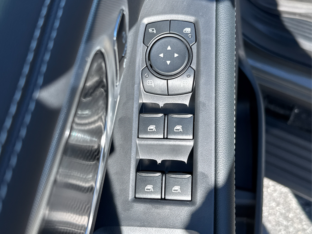 New 2027 Marsh Gray Ford Platinum image 25