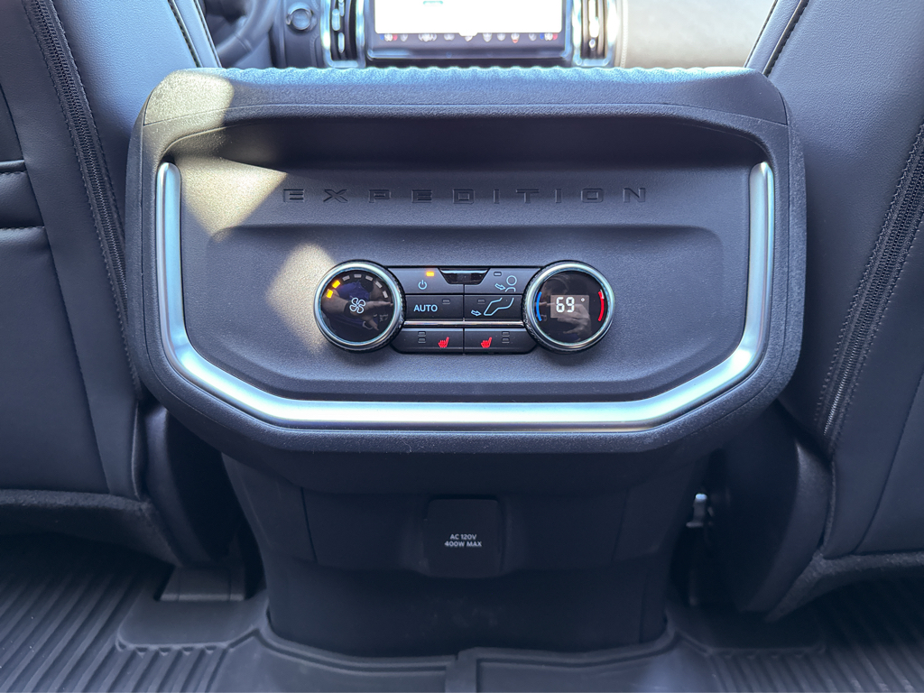 New 2027 Marsh Gray Ford Platinum image 24