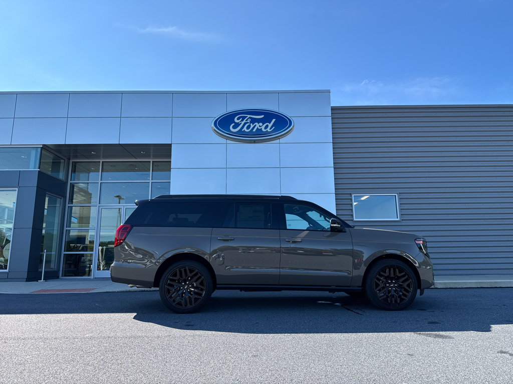 New 2027 Marsh Gray Ford Platinum image 13