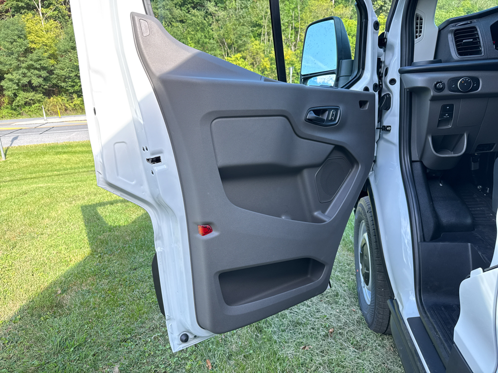 New 2027 Oxford White Ford Base image 25