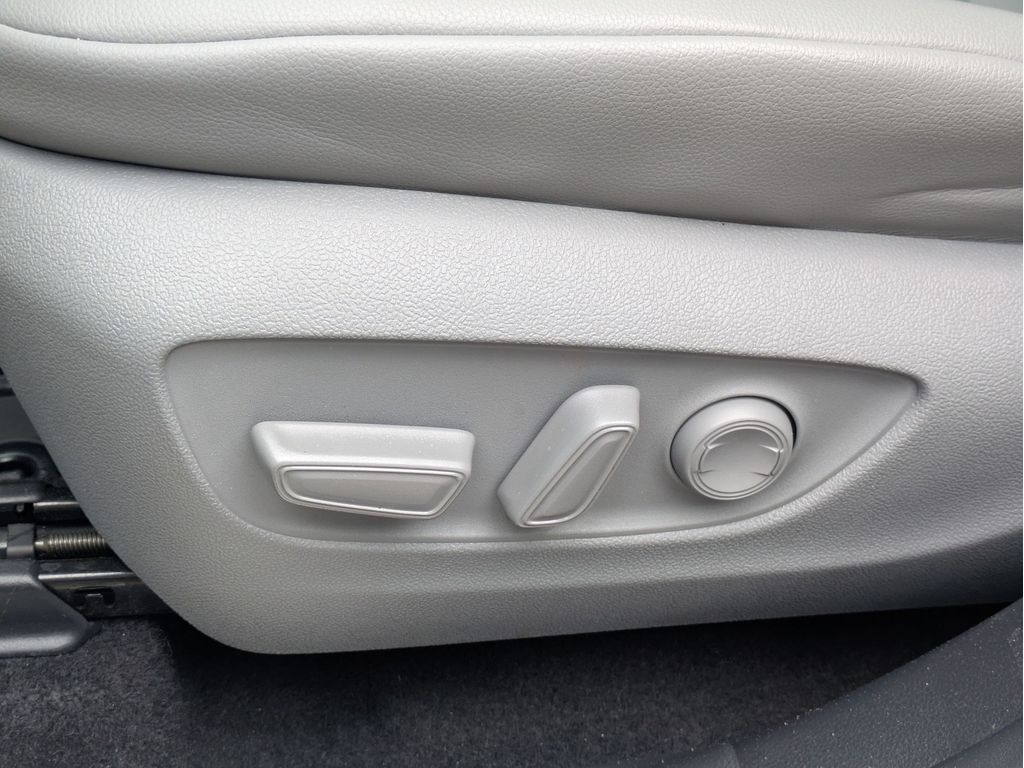 Used 2024 Toyota Highlander SUV