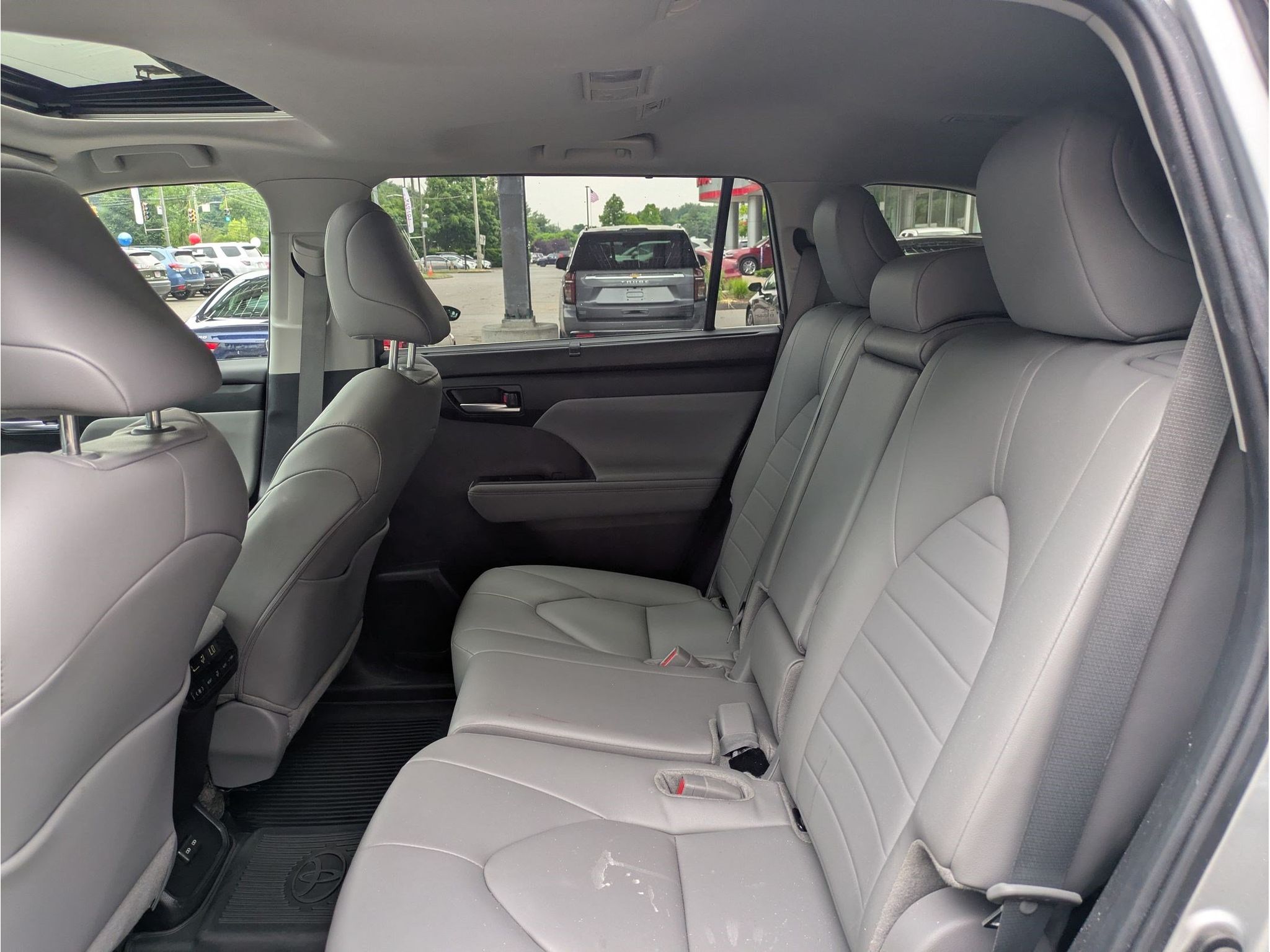 Used 2024 Toyota Highlander SUV