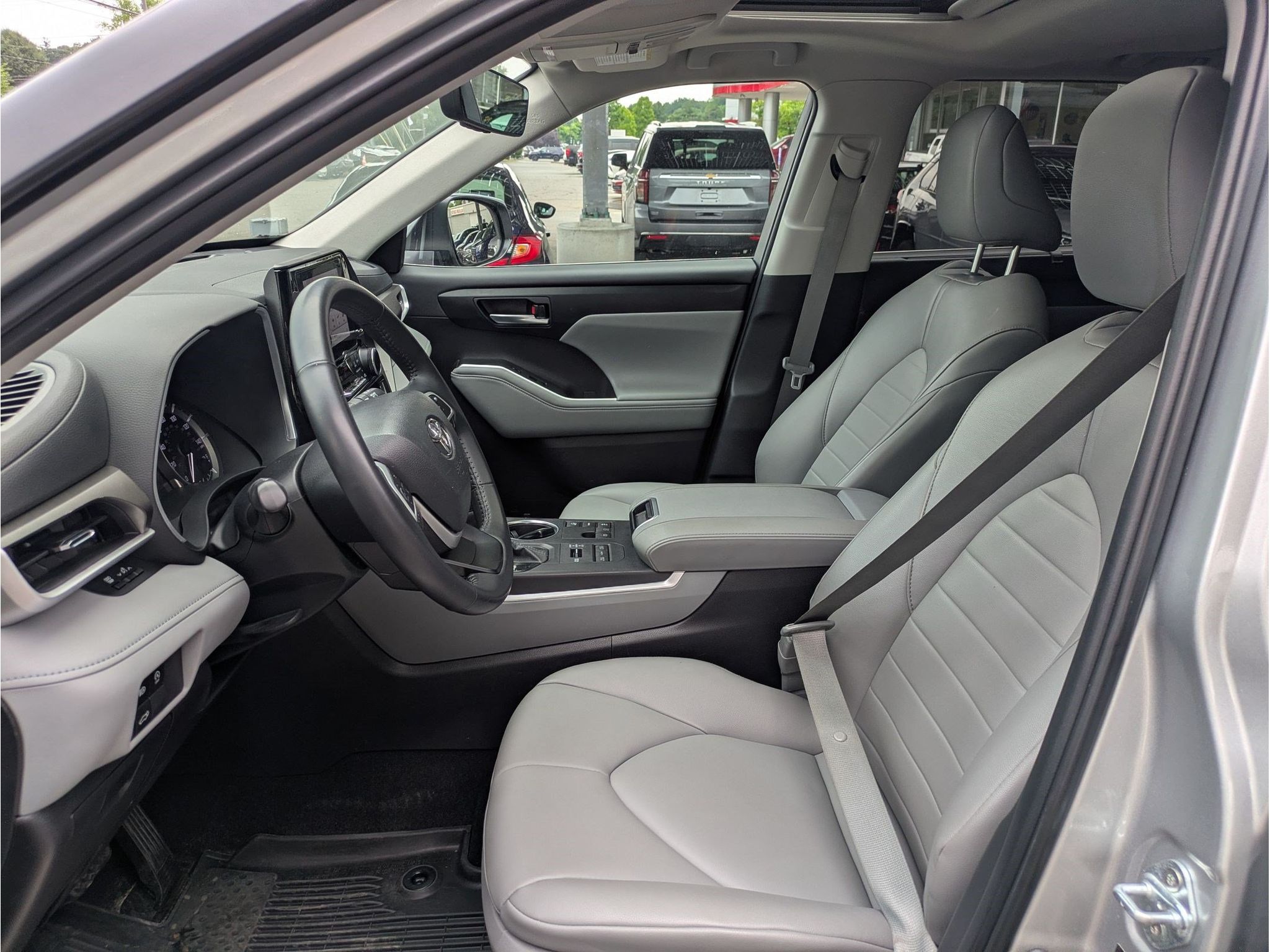 Used 2024 Toyota Highlander SUV