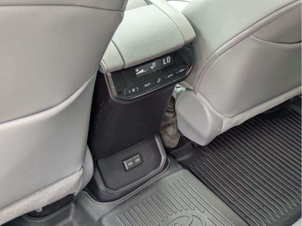 Used 2024 Toyota Highlander SUV