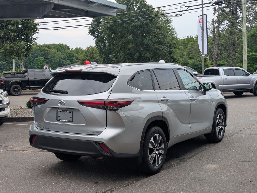 Used 2024 Toyota Highlander SUV