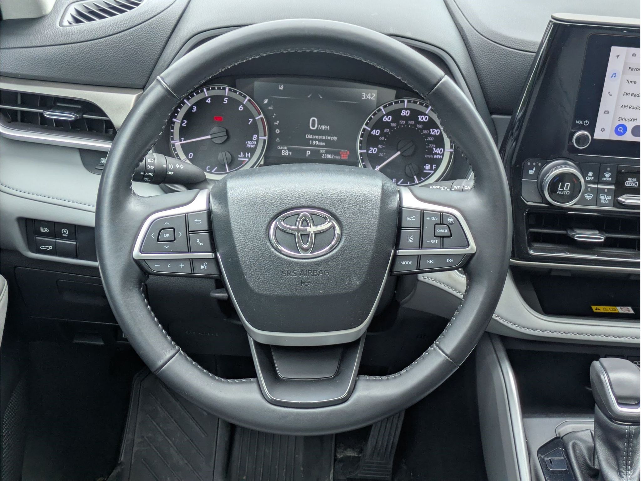 Used 2024 Toyota Highlander SUV