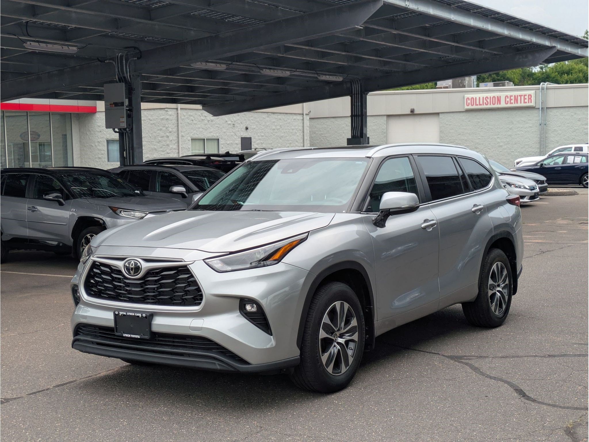 Used 2024 Toyota Highlander SUV