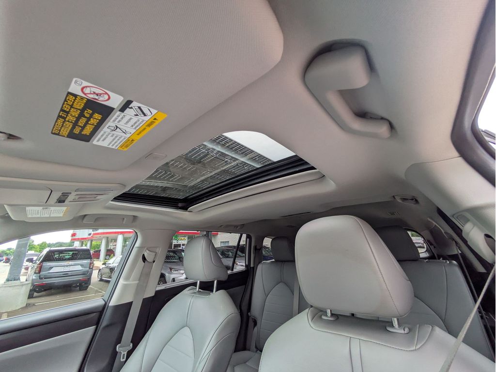 Used 2024 Toyota Highlander SUV