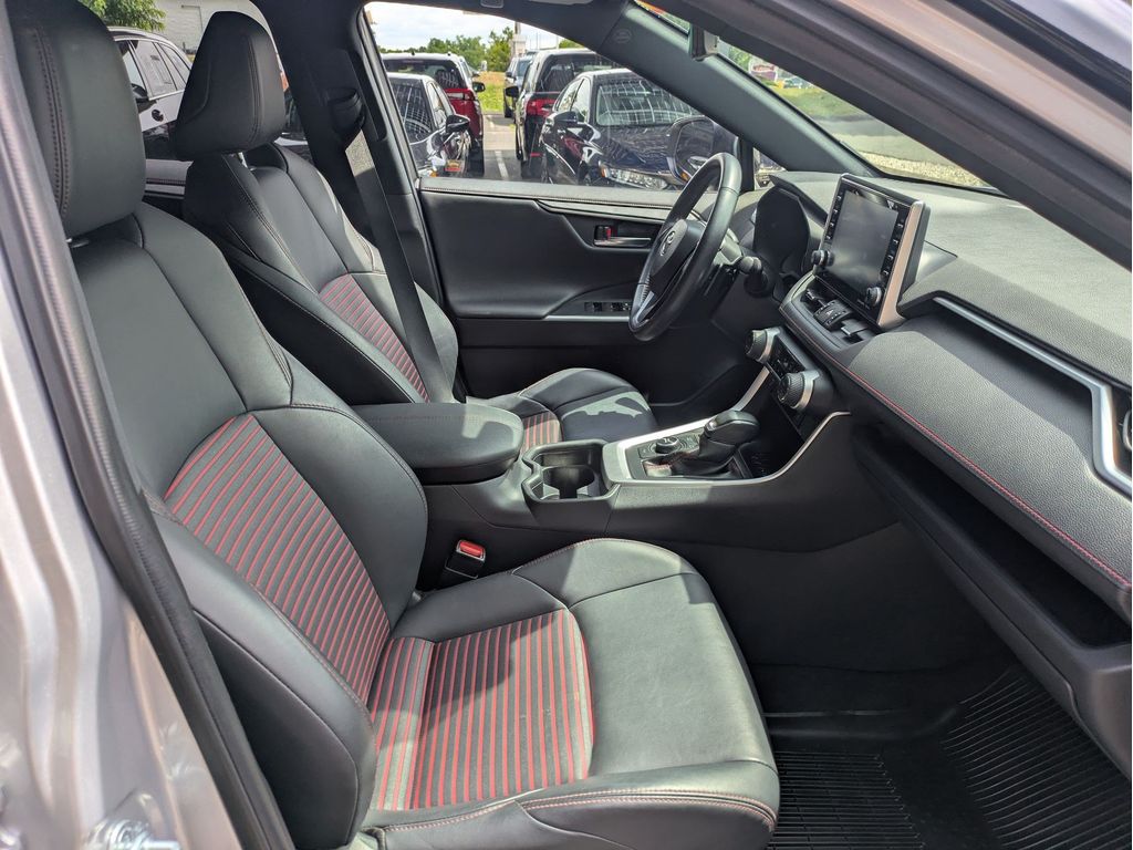2021 Toyota RAV4 XSE - Photo 20