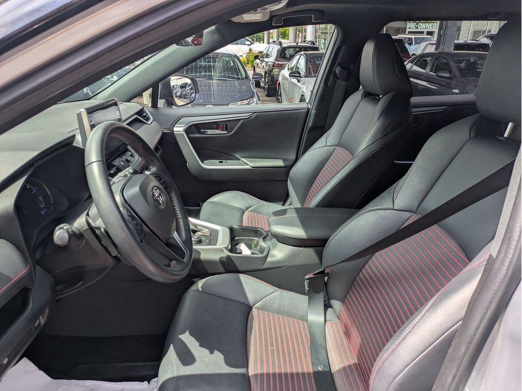 2021 Toyota RAV4 XSE - Photo 6