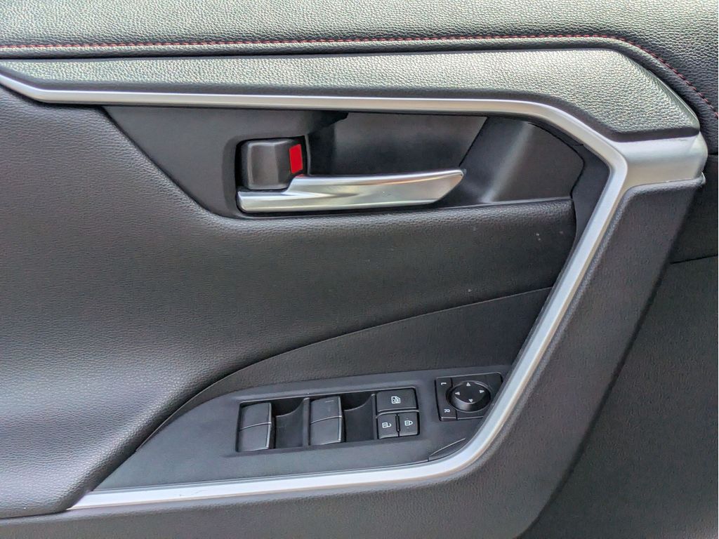 2021 Toyota RAV4 XSE - Photo 22
