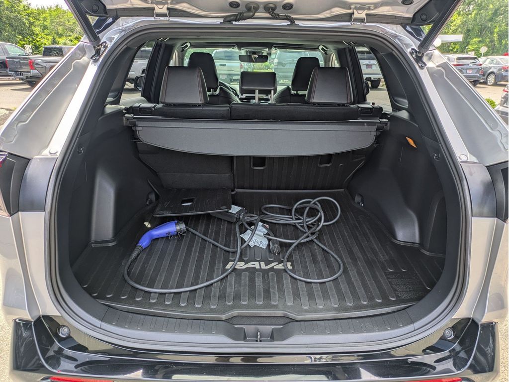 2021 Toyota RAV4 XSE - Photo 17