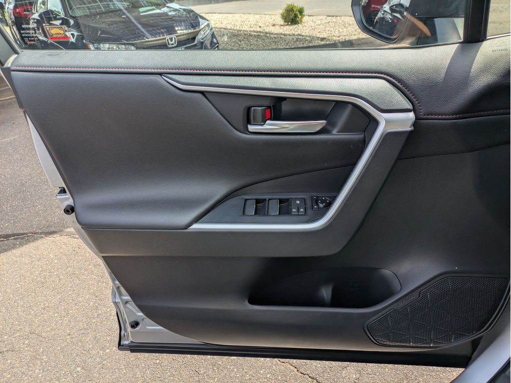 2021 Toyota RAV4 XSE - Photo 21
