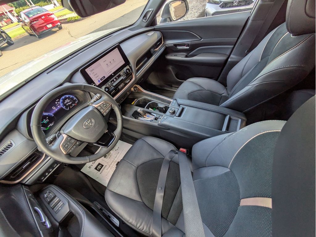 Used 2024 Toyota Grand Highlander Hybrid SUV