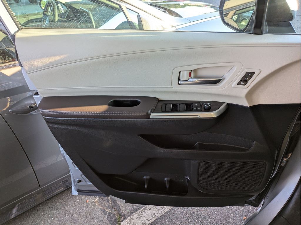 Used 2023 Toyota Sienna Van