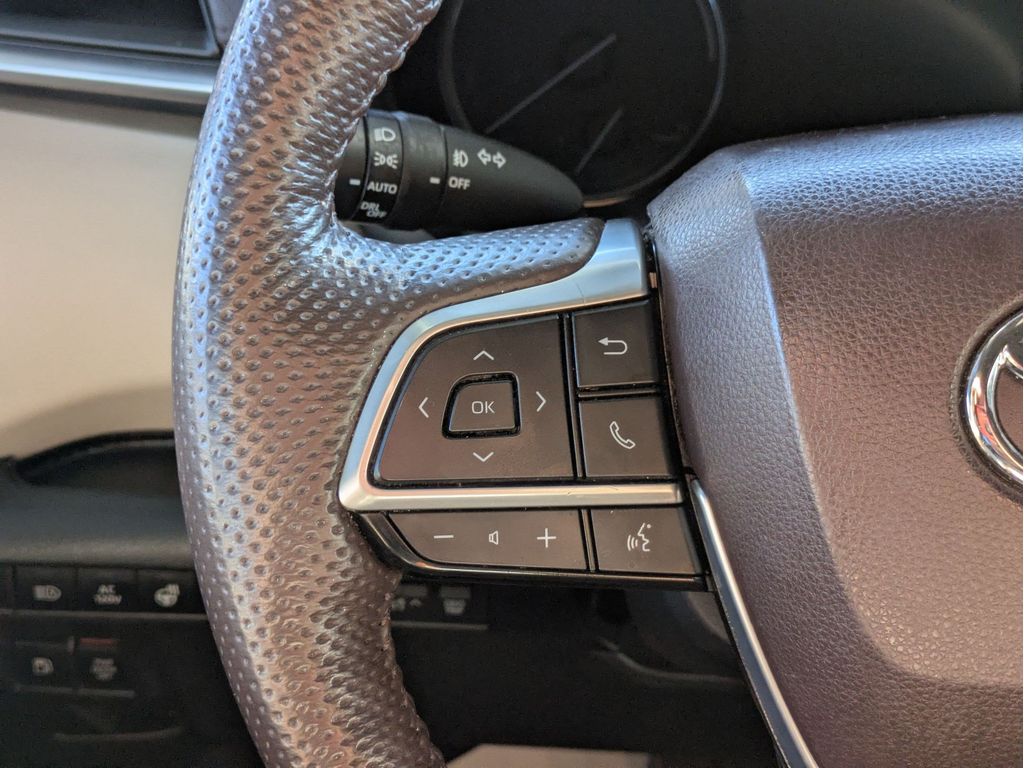 Used 2023 Toyota Sienna Van